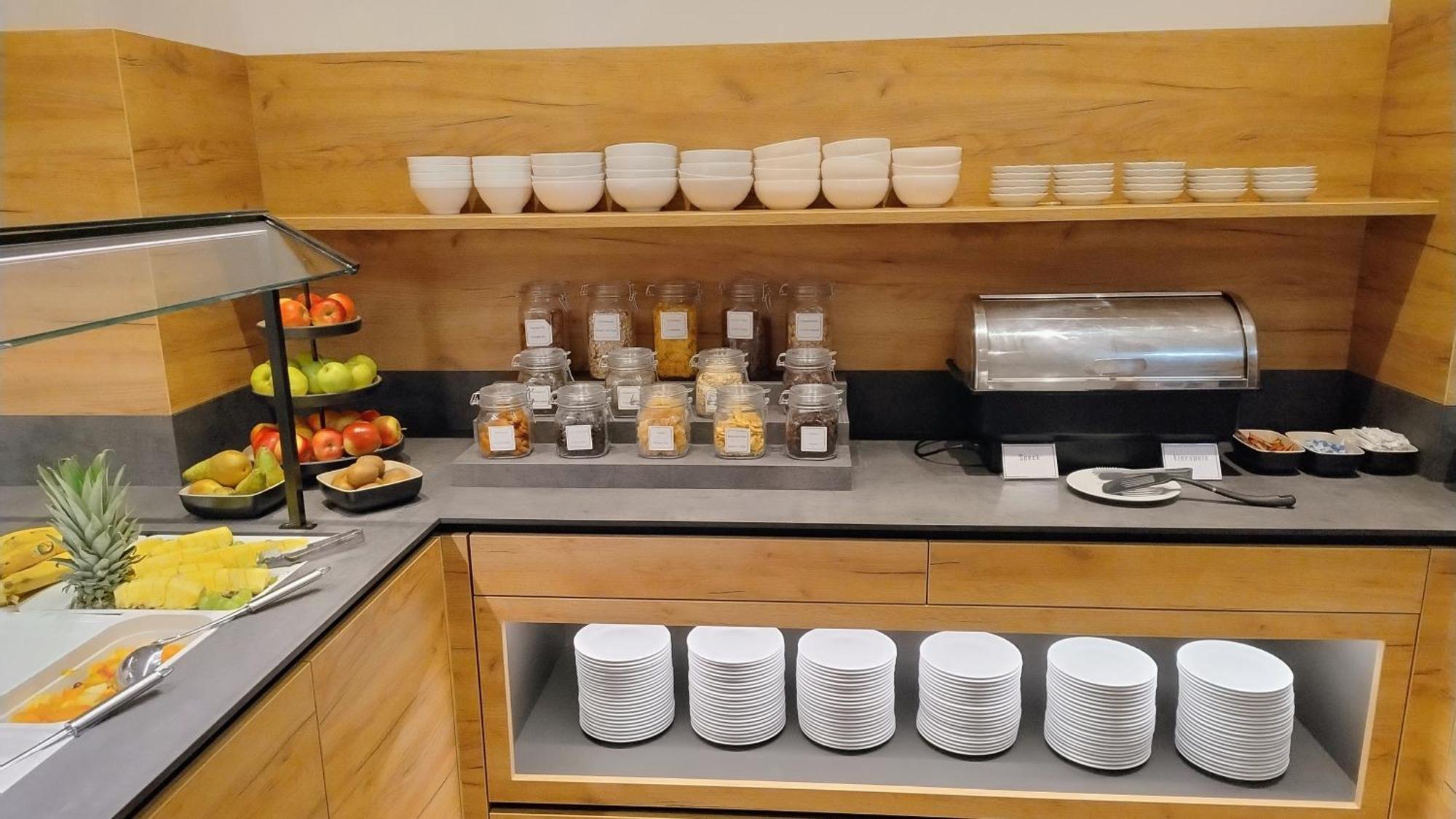 Hotel Restaurant Schwartz Neusiedl am Steinfelde エクステリア 写真