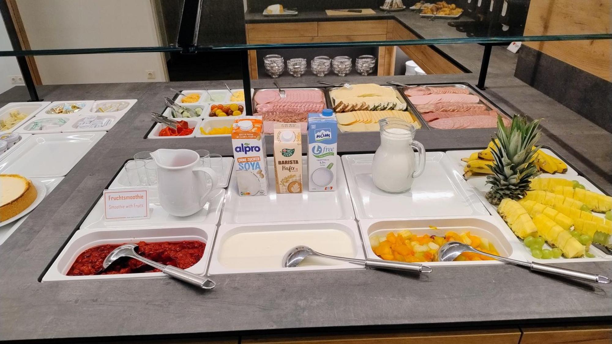 Hotel Restaurant Schwartz Neusiedl am Steinfelde エクステリア 写真