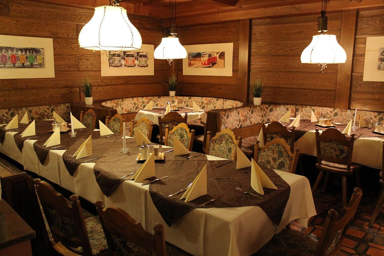 Hotel Restaurant Schwartz Neusiedl am Steinfelde エクステリア 写真