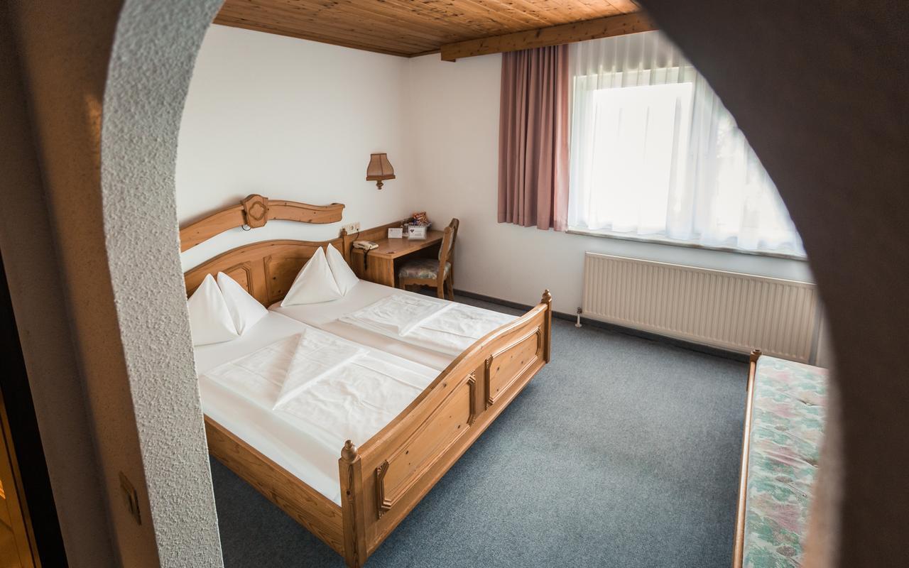 Hotel Restaurant Schwartz Neusiedl am Steinfelde エクステリア 写真
